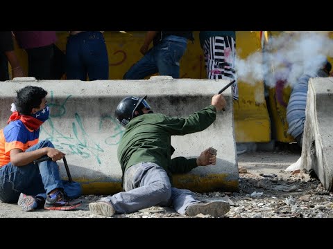 Venezuela: Controversial vote sparks deadly street protests